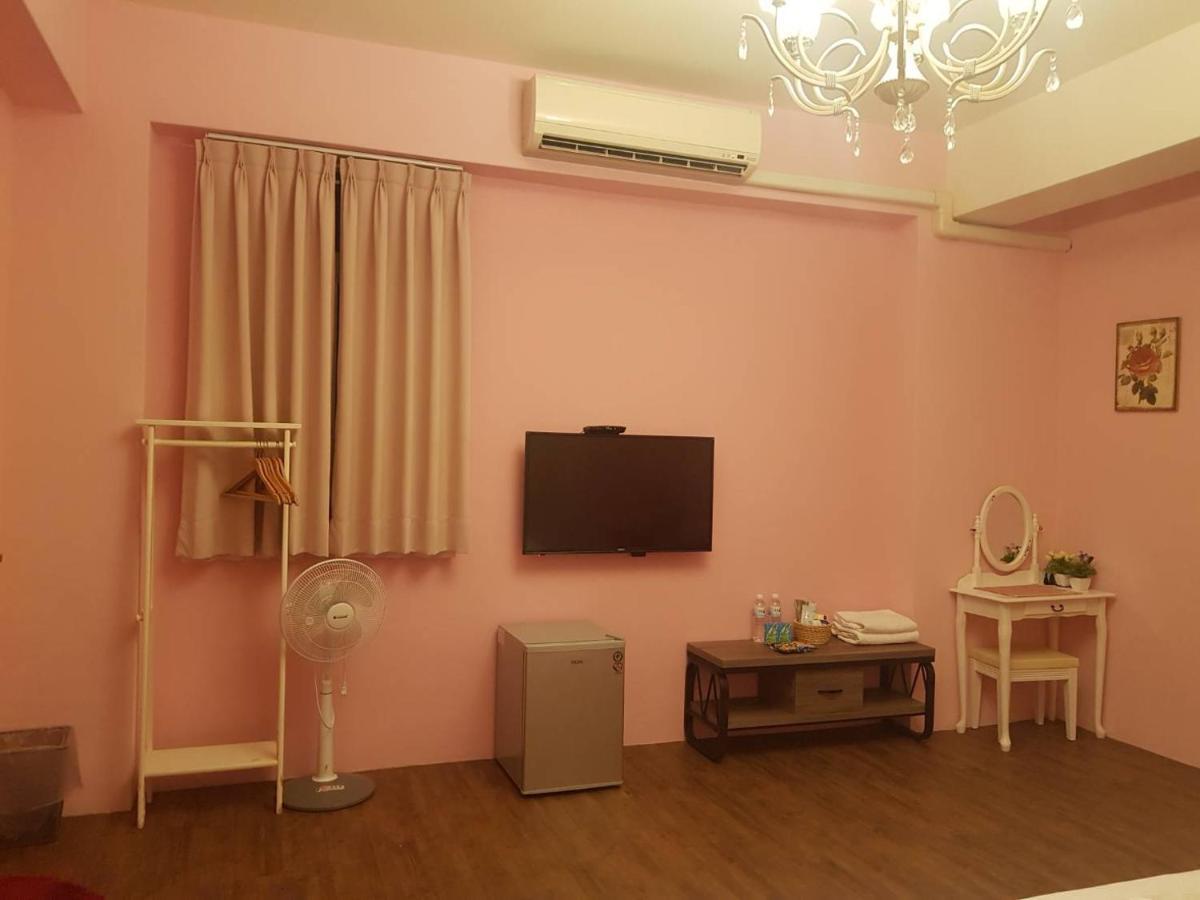 Baby Pig B&B T'ai-tung Exterior foto